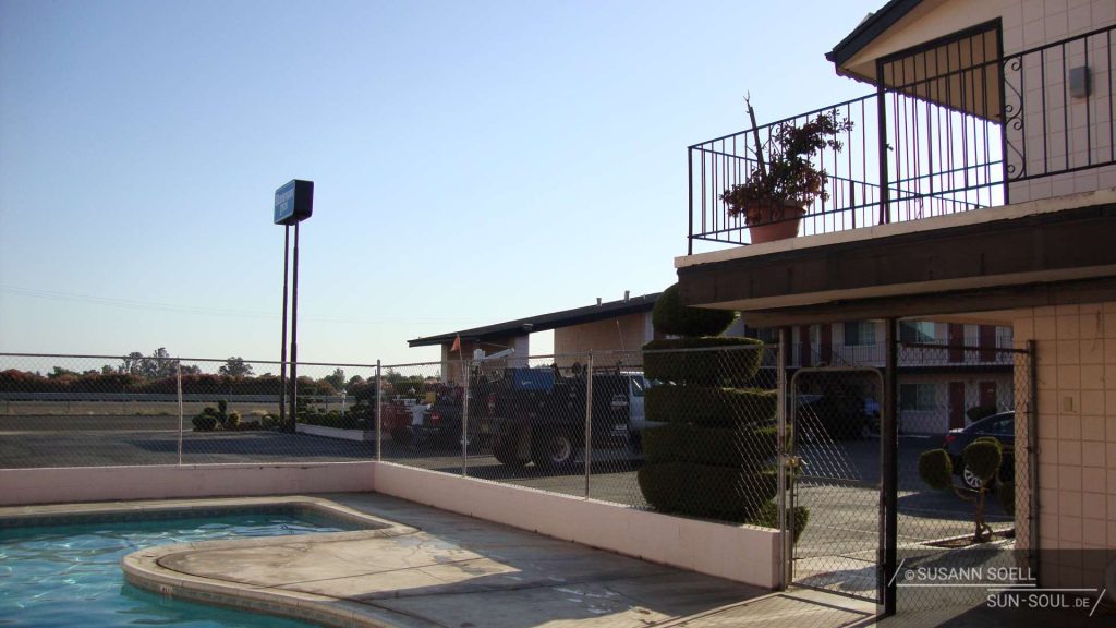 Motel "Roadway Inn" mit Pool in Merced
