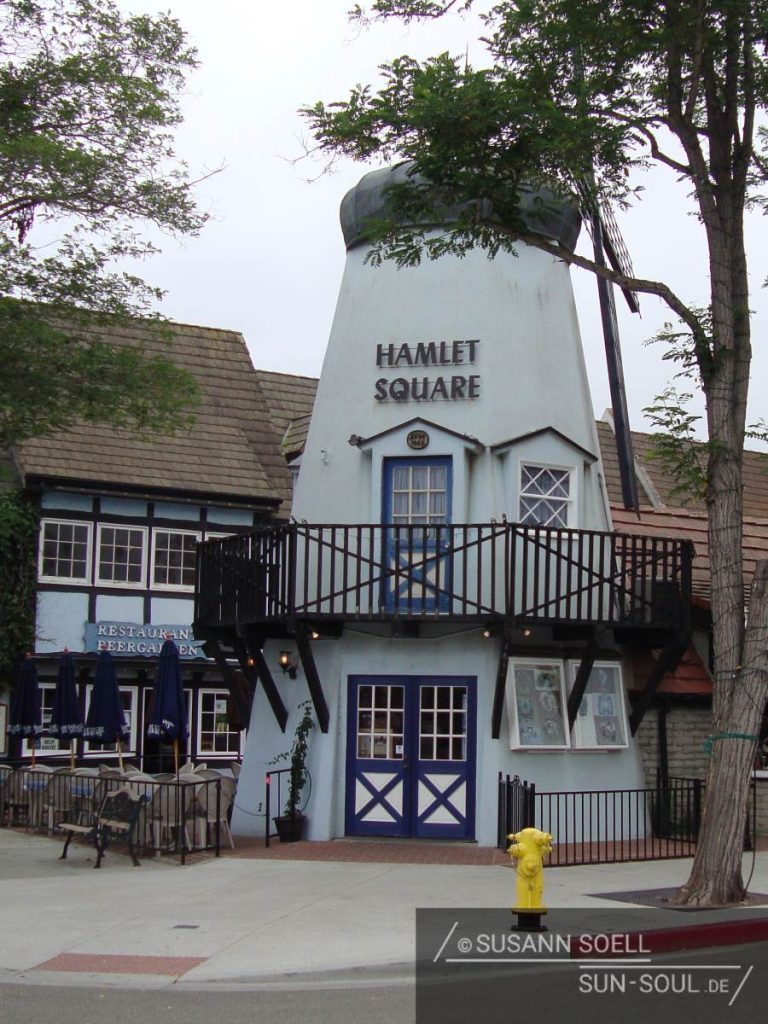 Hamlet Square, Solvang